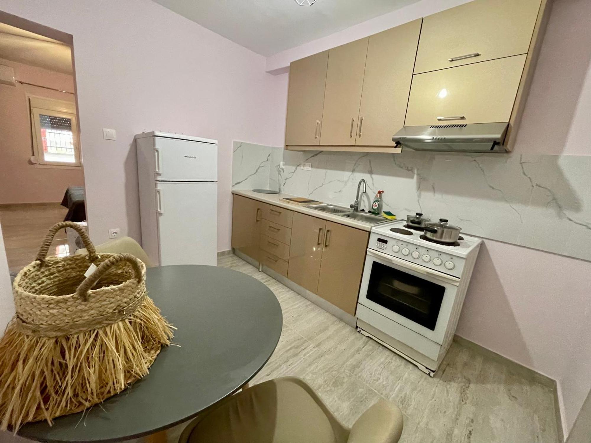 66 Apartment *